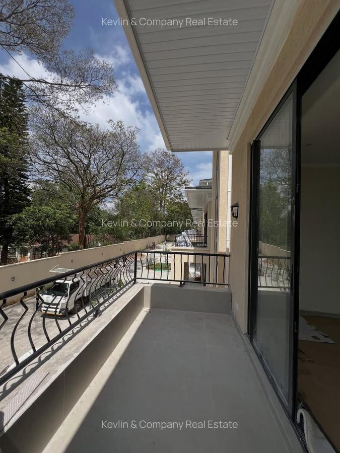 5 Bed Townhouse with En Suite in Lavington - 16