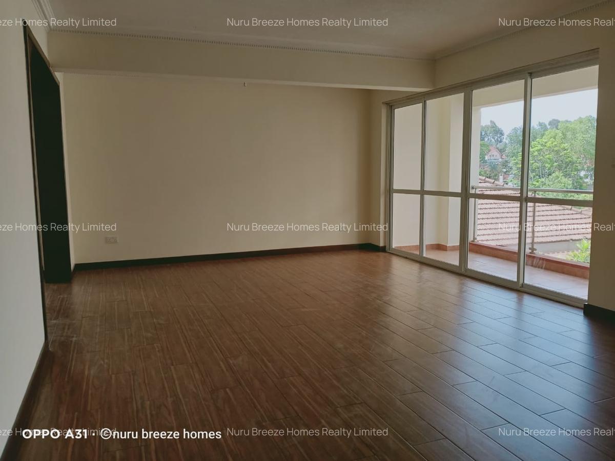 3 Bed Apartment with En Suite in Brookside - 2