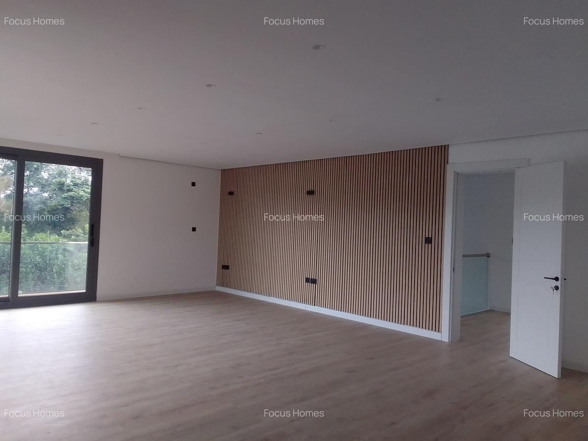 5 Bed Townhouse with En Suite in Lavington - 8