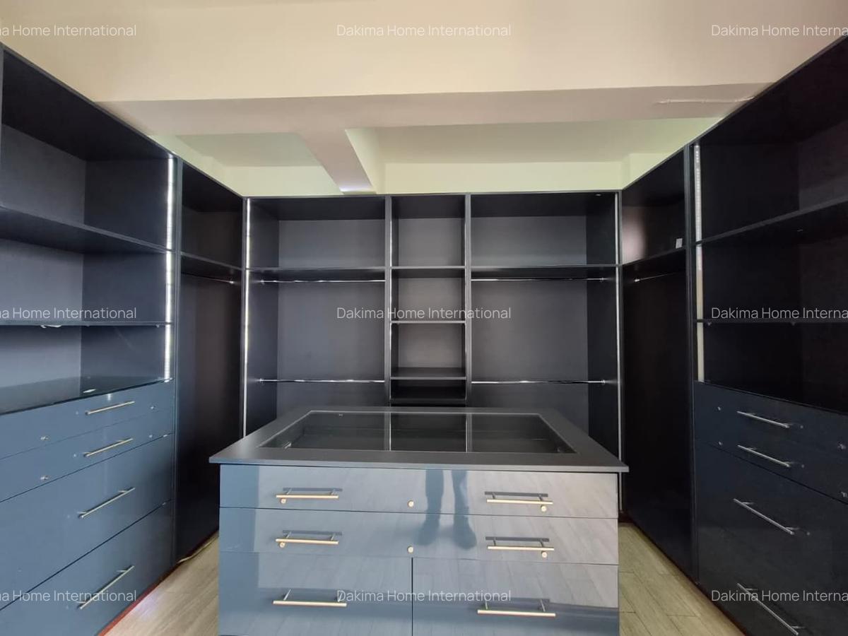 5 Bed Apartment with En Suite in General Mathenge - 11