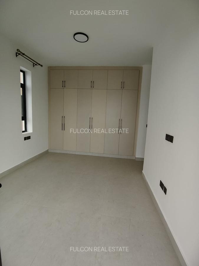 2 Bed Apartment with En Suite in Brookside - 12