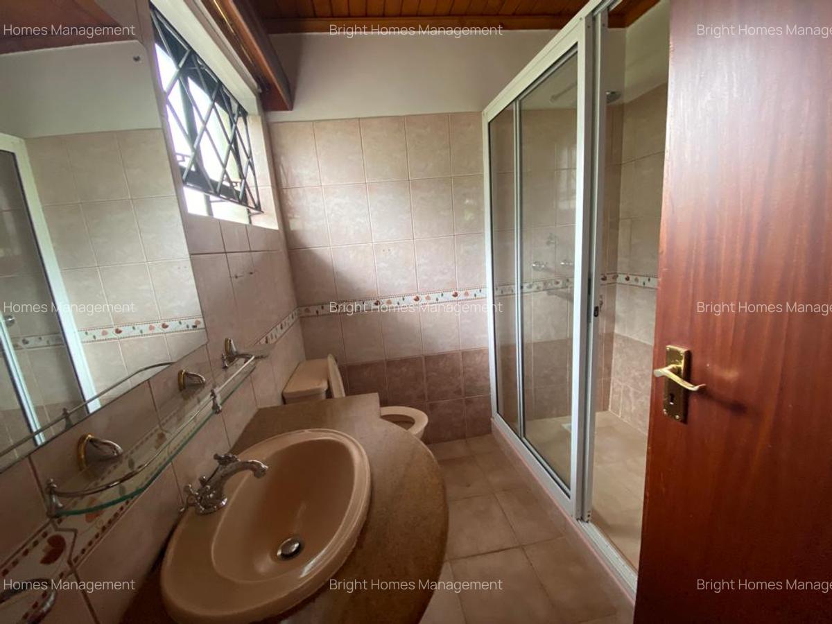 4 Bed Townhouse with En Suite in Lavington - 13