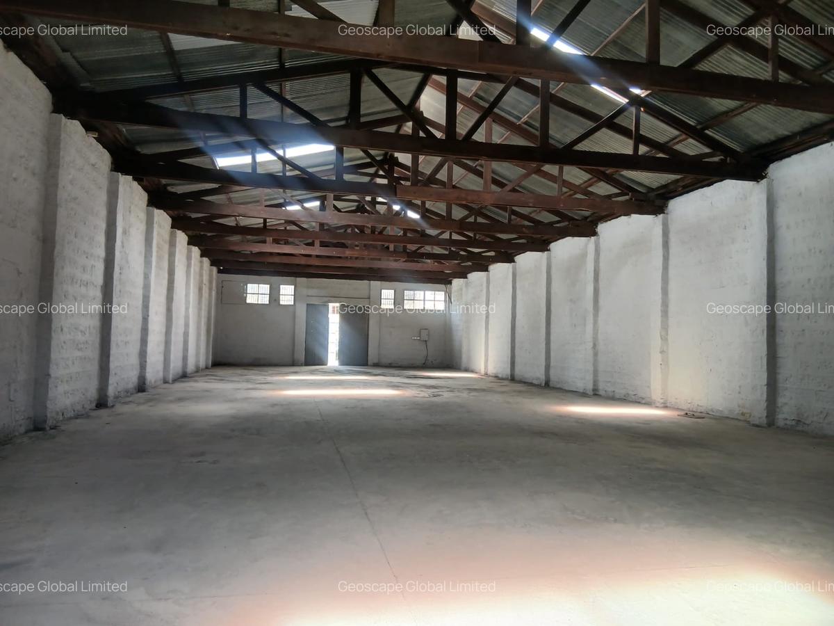 5,000 ft² Warehouse with Parking in Industrial Area - 3