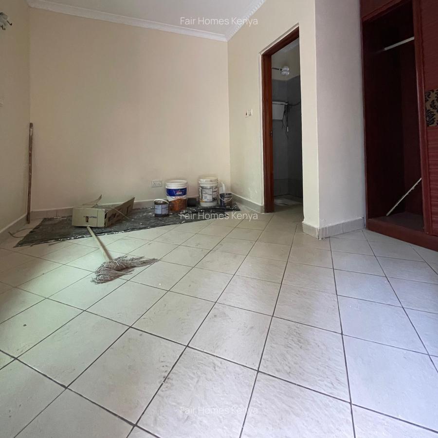 5 Bed Townhouse with En Suite at Othaya Road - 4