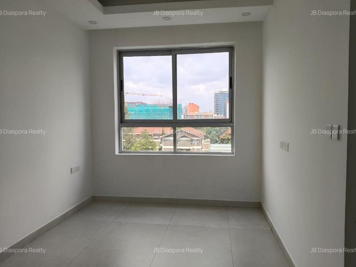 4 Bed Apartment with En Suite in General Mathenge - 3