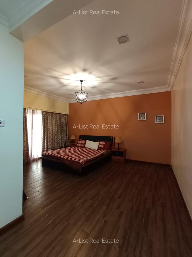 3 Bed Apartment with Swimming Pool at Hurlingham - 12