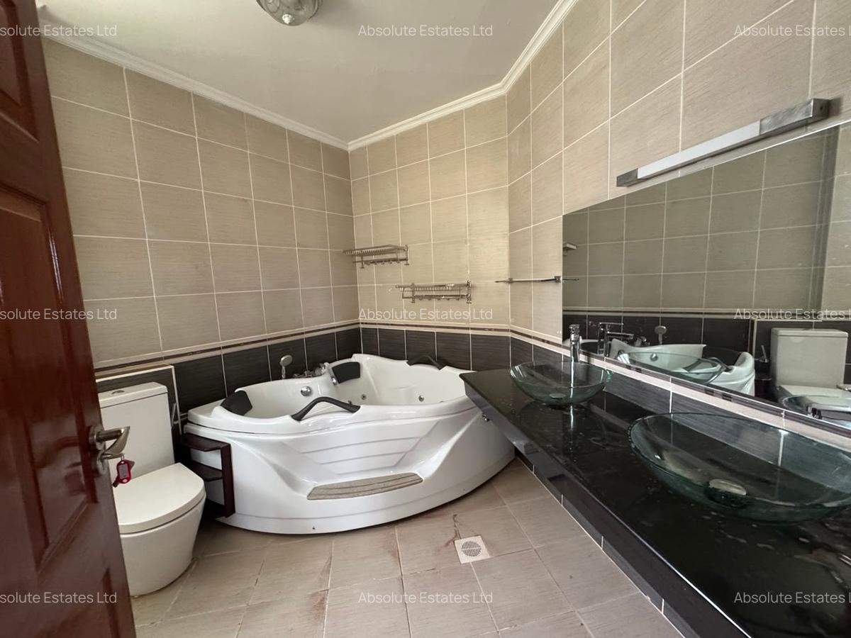 5 Bed Townhouse with En Suite in Lavington - 13