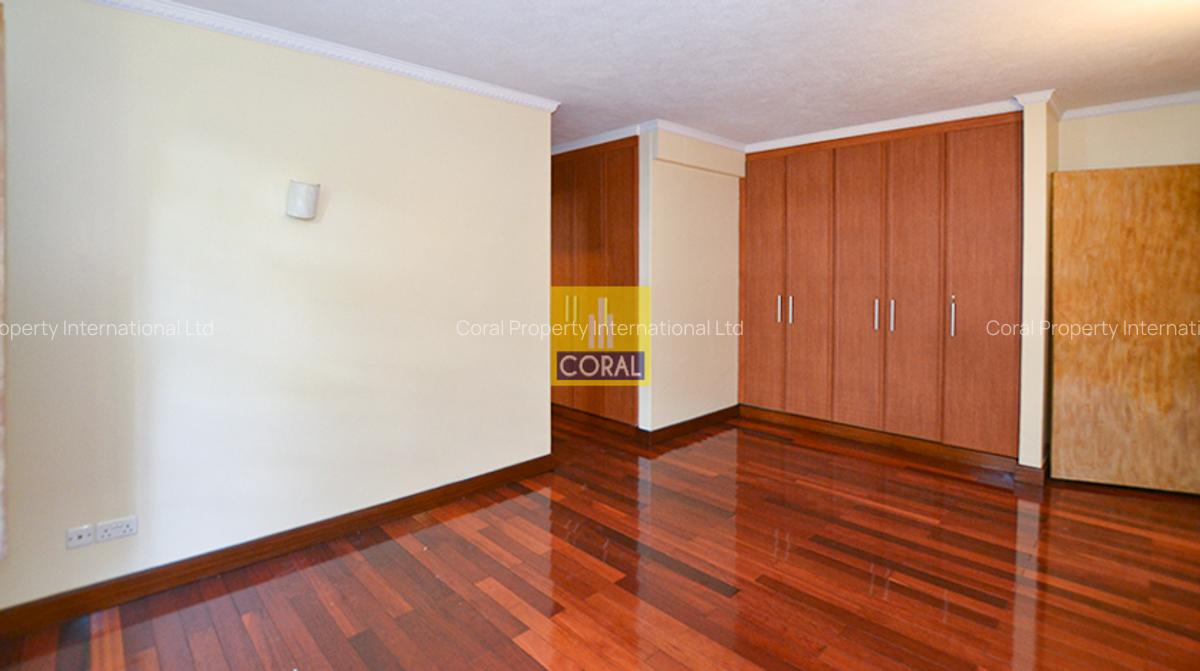 3 Bed Apartment in Riverside - 8