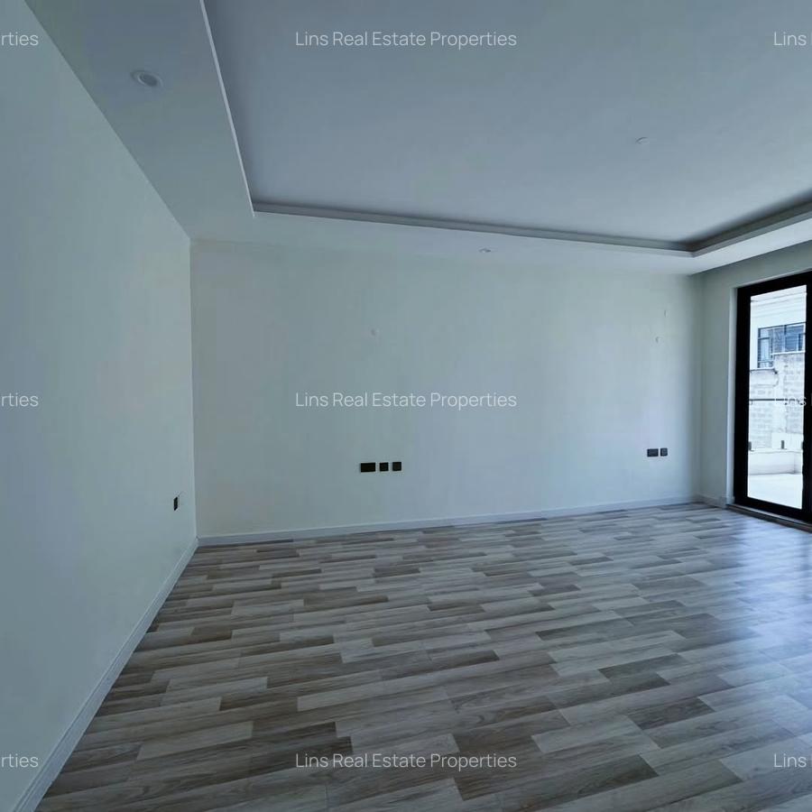 5 Bed Townhouse with En Suite in Lavington - 4