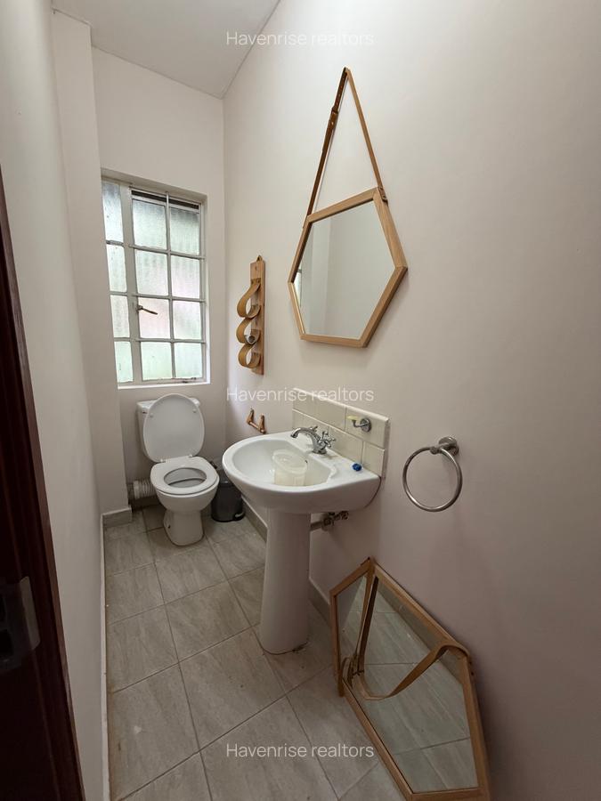 5 Bed Villa at Rosslyn - 11