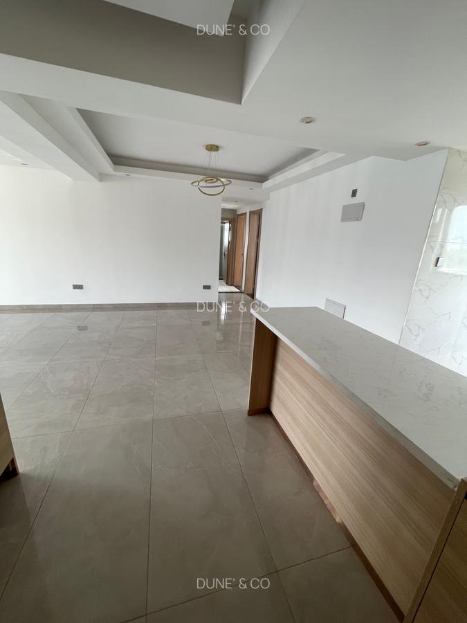 3 Bed Apartment with En Suite in Riverside - 3