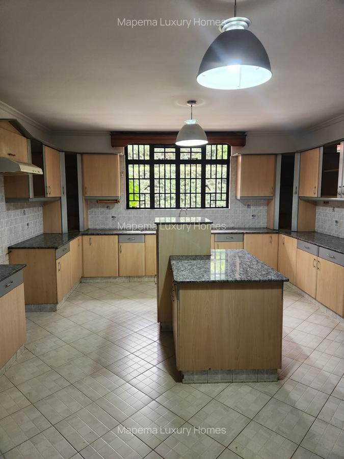 5 Bed House with En Suite at Hardy Area - 16