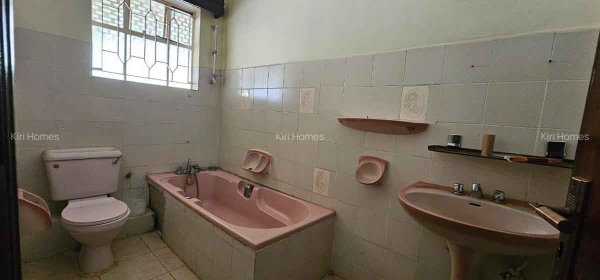 5 Bed Townhouse with En Suite in Karen - 2