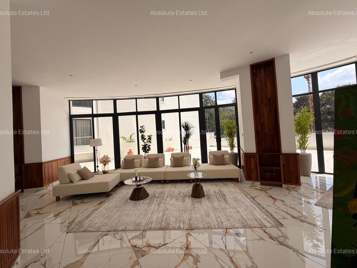3 Bed Apartment with Swimming Pool in Riverside - 1