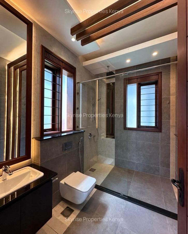 4 Bed Villa with En Suite in Runda - 3