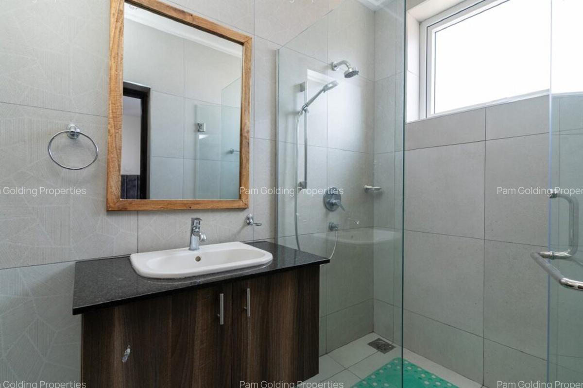 2 Bed Apartment with En Suite at Chady Road - 16