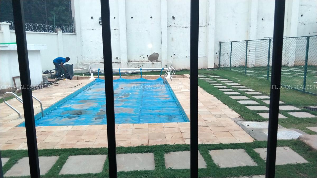 6 Bed Villa with En Suite in Loresho - 11