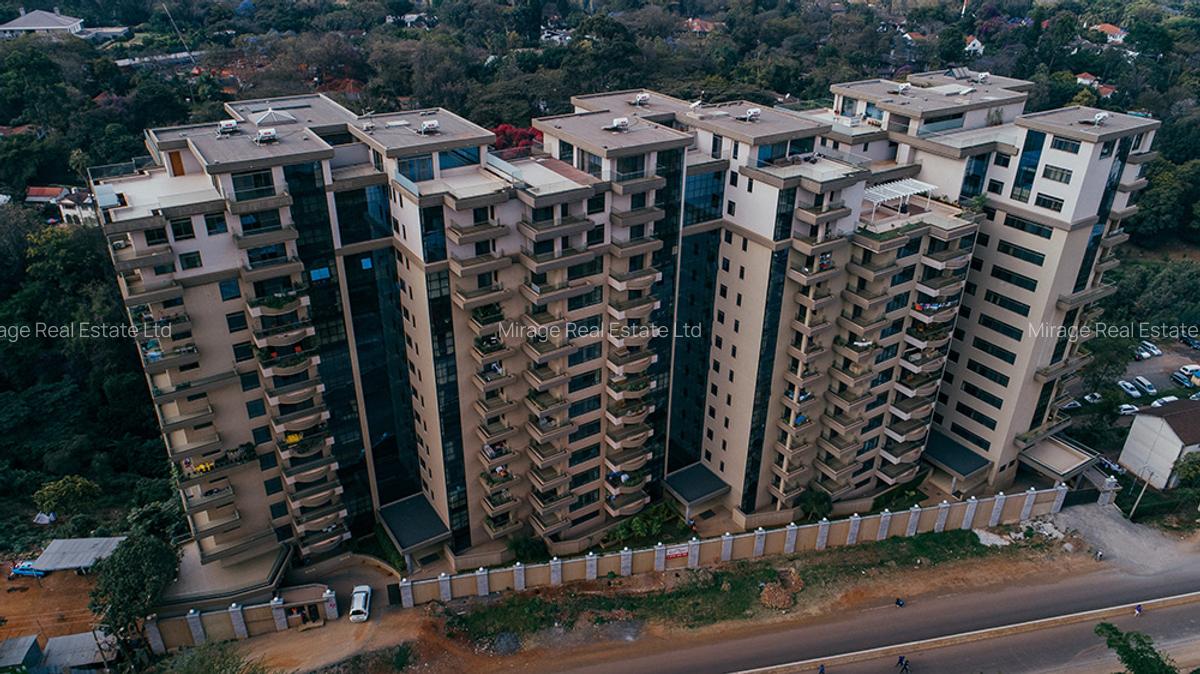 3 Bed Apartment with En Suite in Parklands - 4