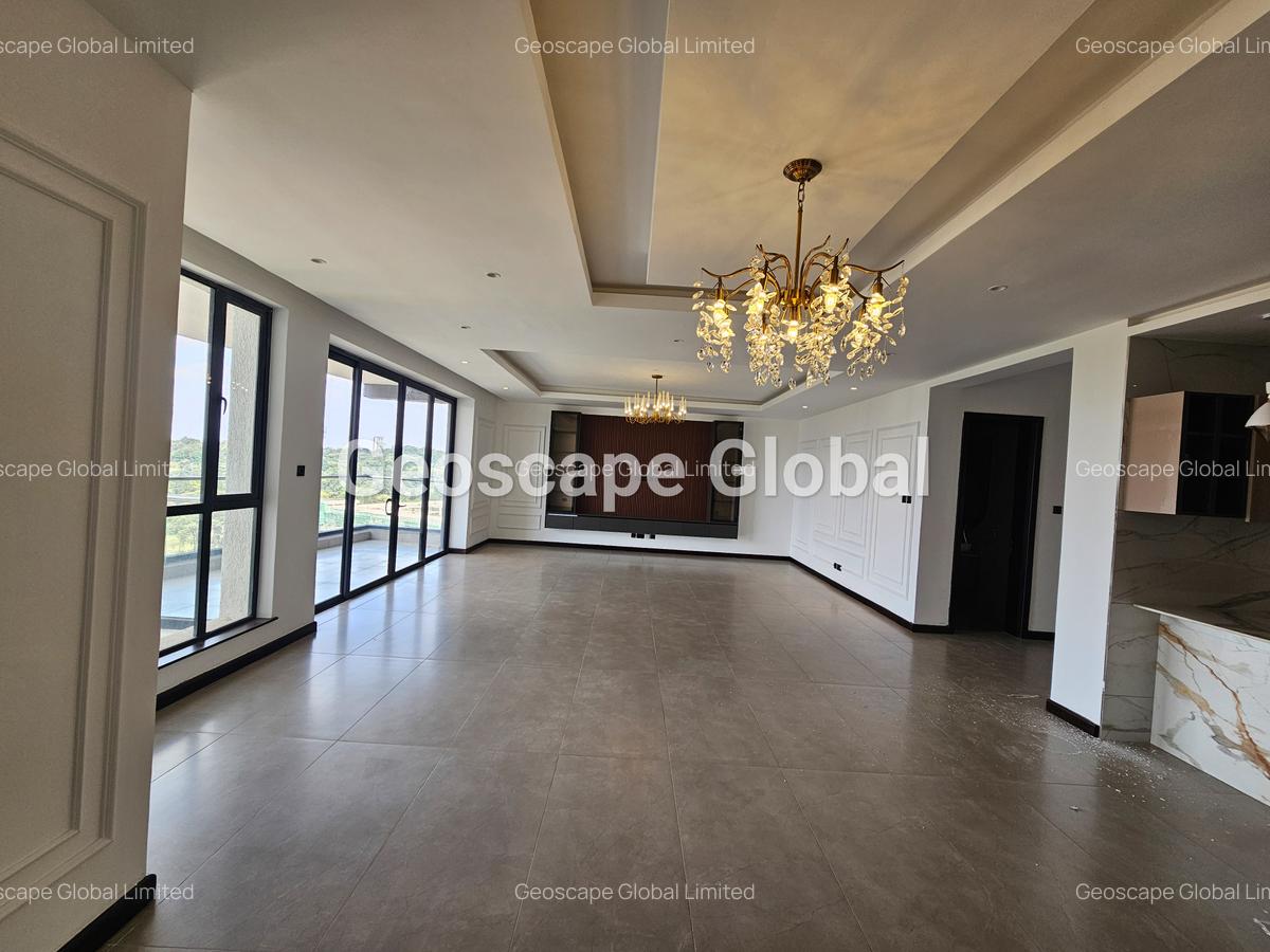 3 Bed Apartment with En Suite in Riverside - 13