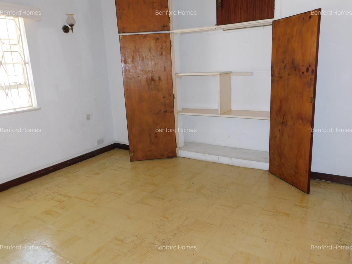 4 Bed House with En Suite in Nyali Area - 3
