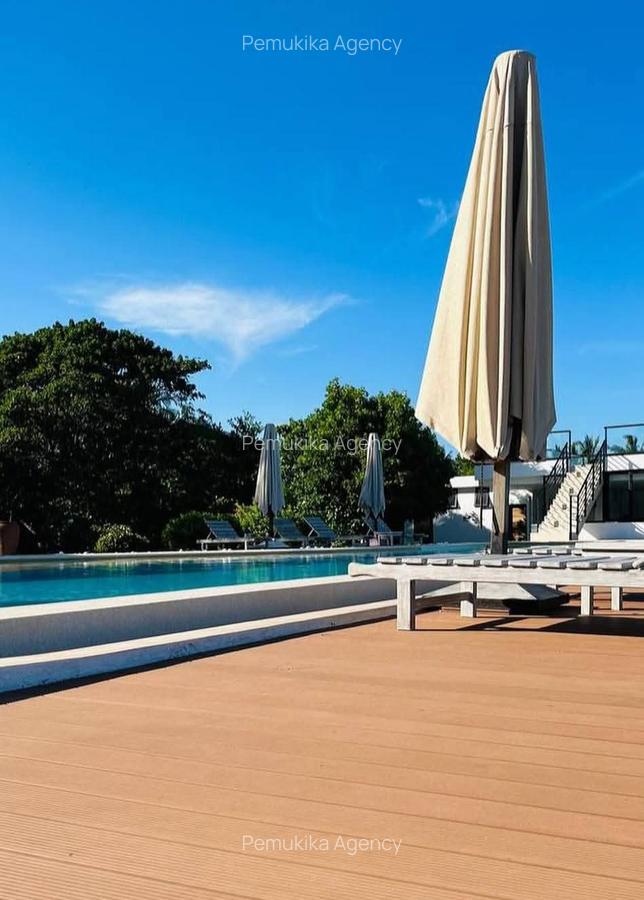 6 Bed Villa with En Suite in Diani - 3