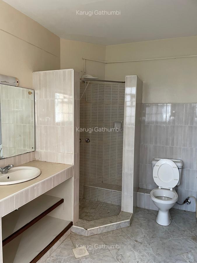 3 Bed Apartment with En Suite at Kilimani Road - 4