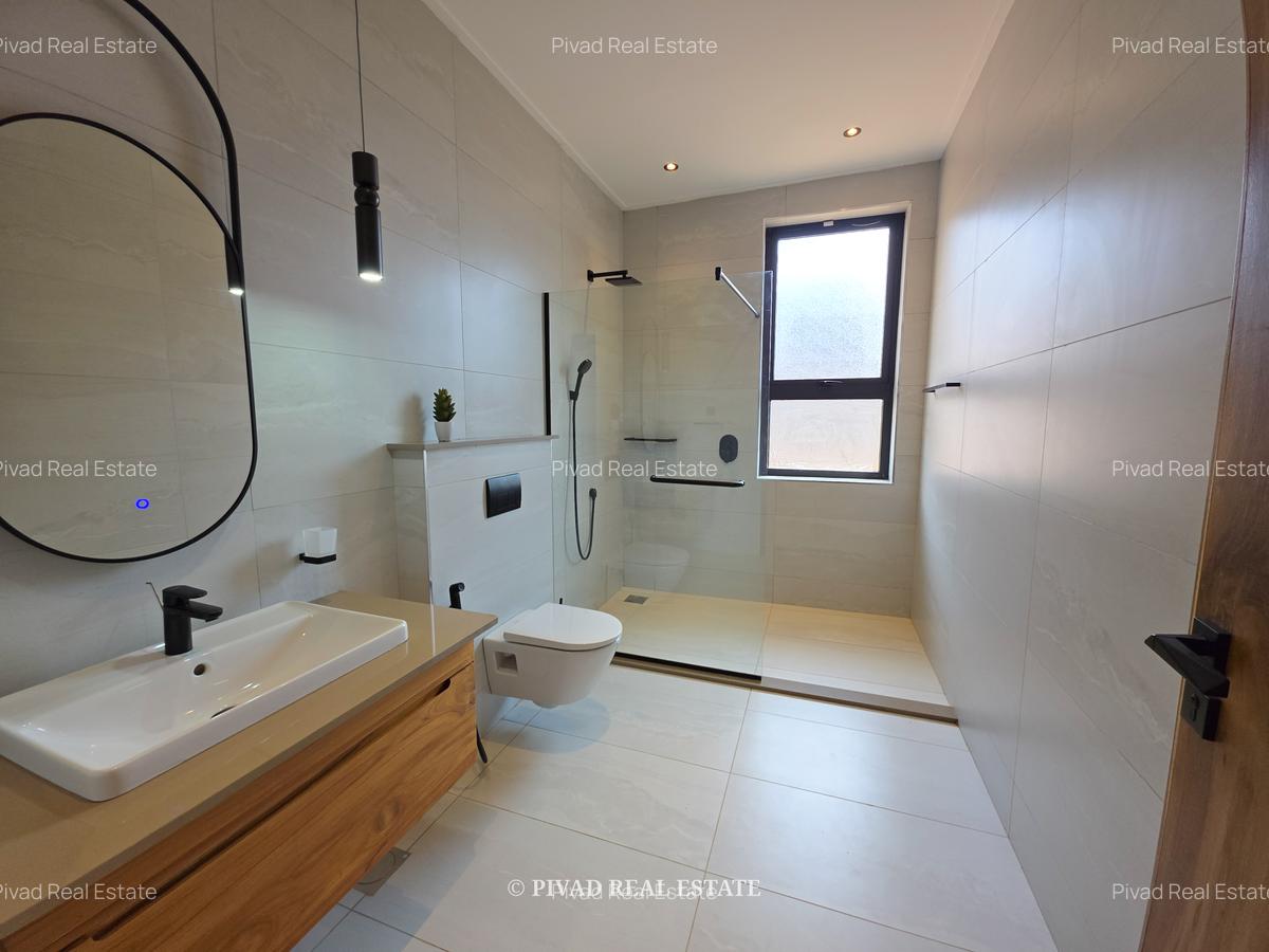 4 Bed Townhouse with Swimming Pool in Loresho - 9