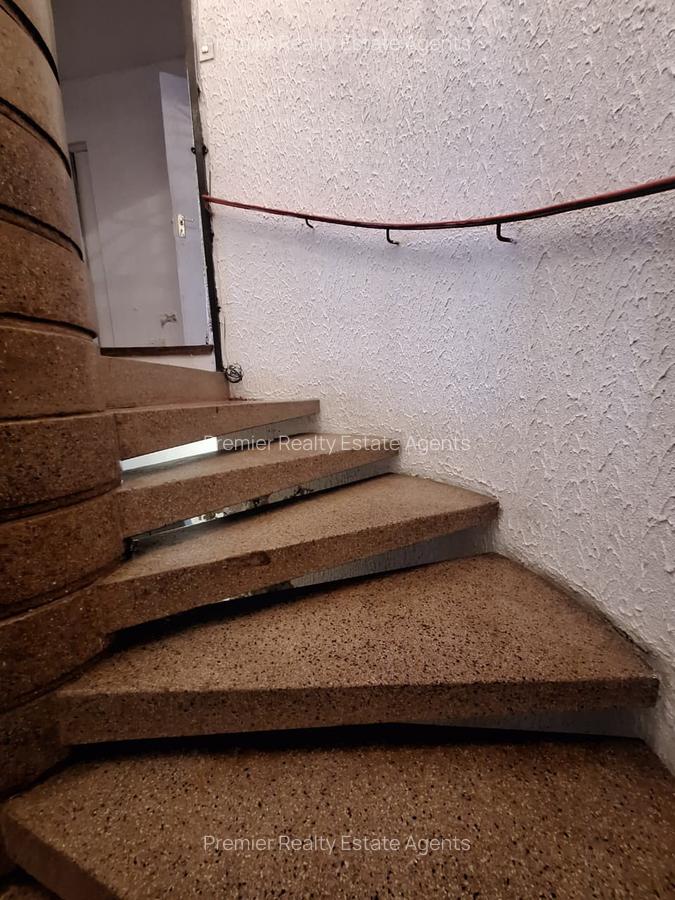 5 Bed Villa with En Suite at Rhapta Road - 16