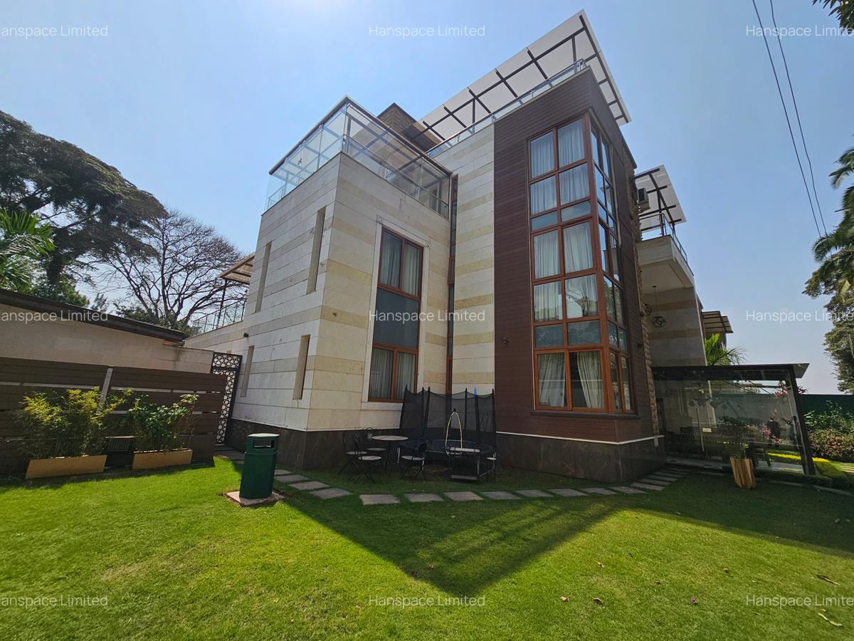 6 Bed Villa with En Suite in Lavington - 2