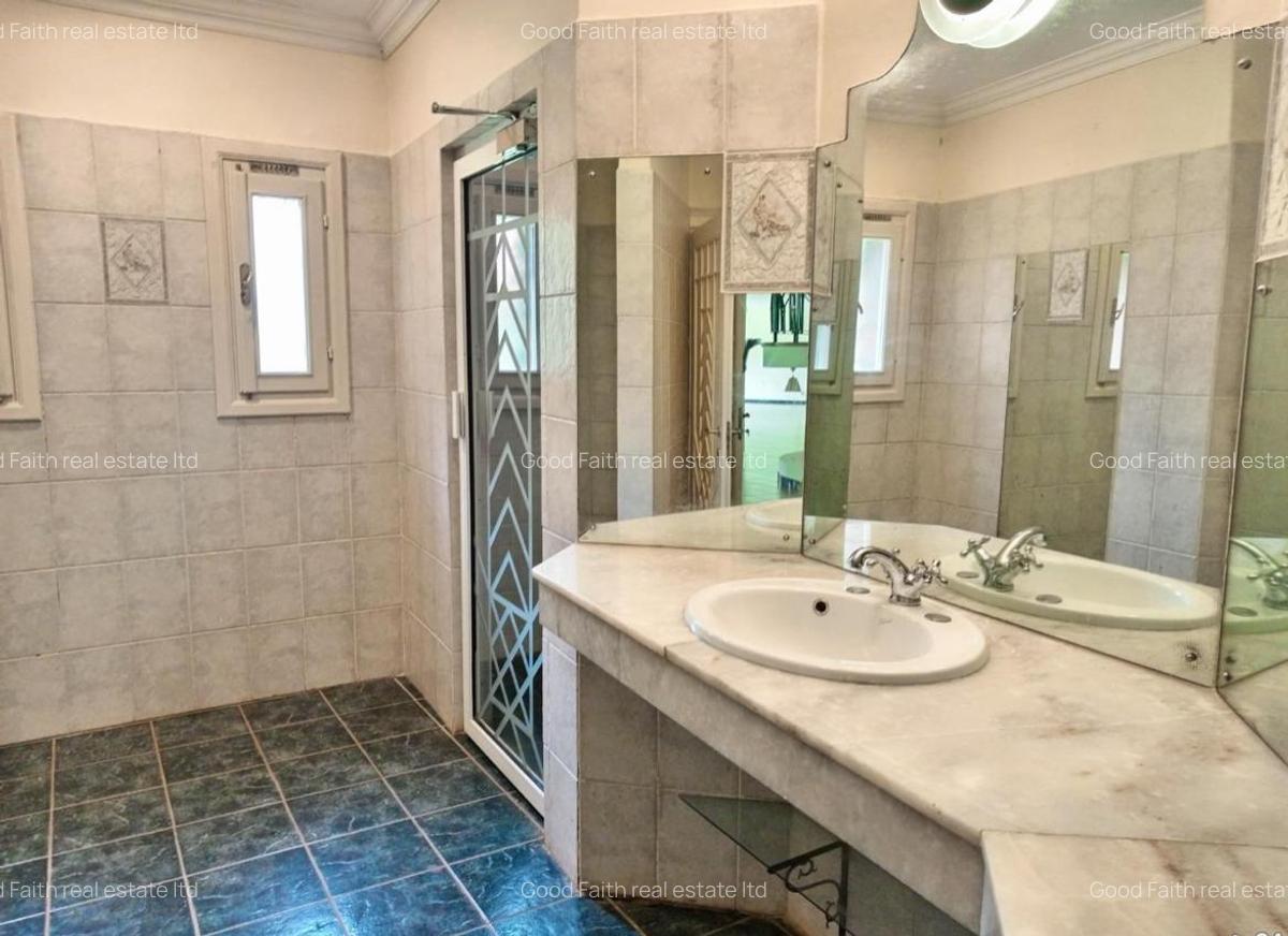 4 Bed House with En Suite in Muthaiga - 16
