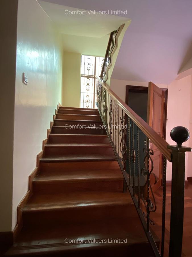 6 Bed Townhouse with En Suite at Near State House Road - 5