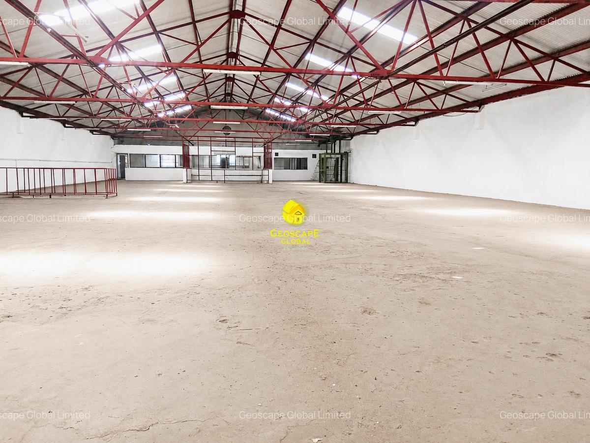 28,602 ft² Warehouse with Fibre Internet in Industrial Area - 1