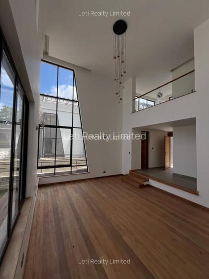 5 Bed Townhouse with En Suite in Lavington - 2