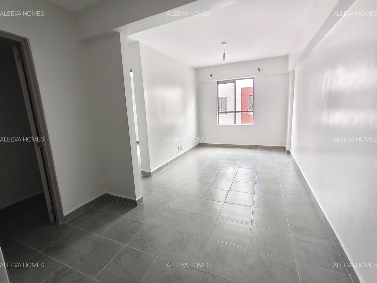 1 Bed Apartment with Swimming Pool in Garden Estate - 3
