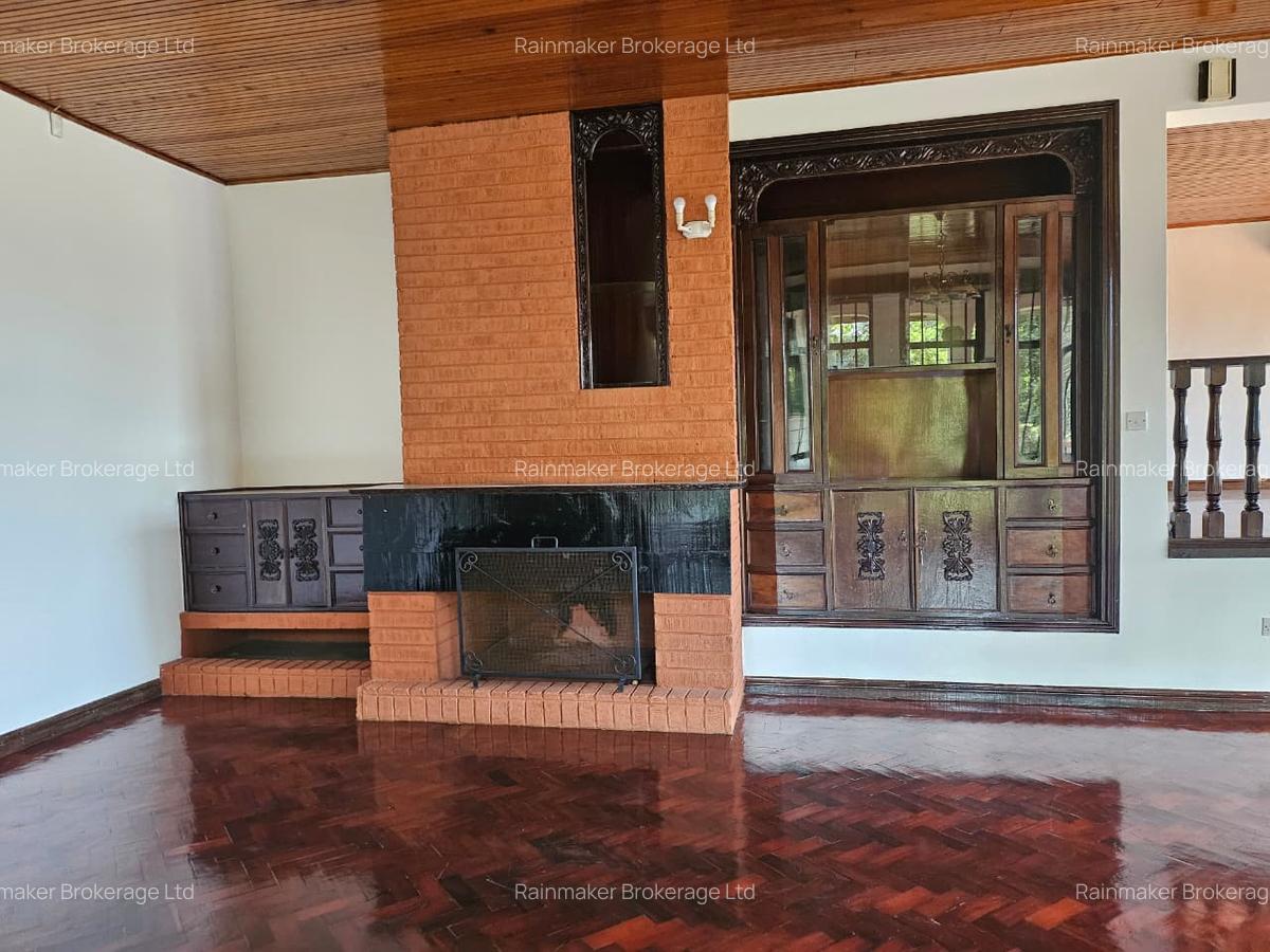 5 Bed House with En Suite in Runda - 6