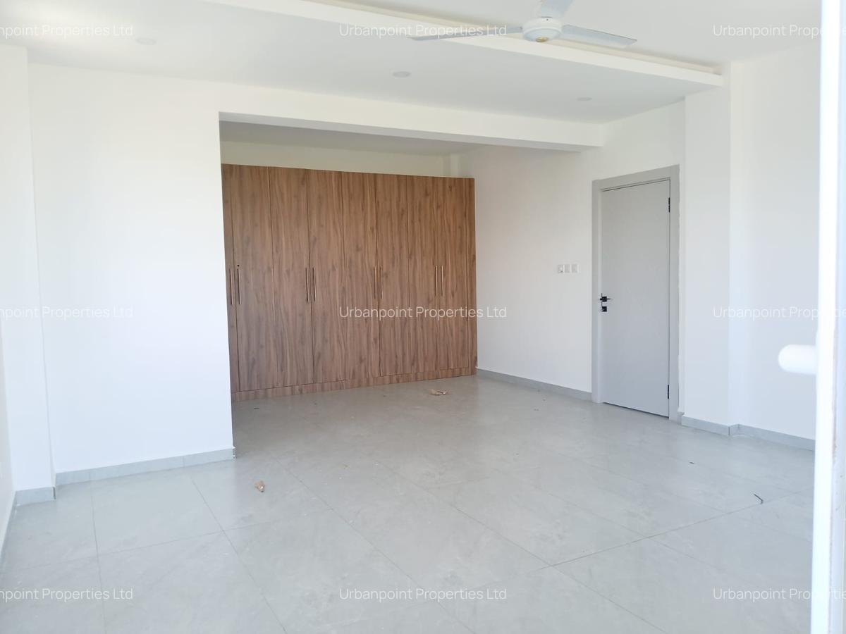 2 Bed Apartment with En Suite in Nyali Area - 5