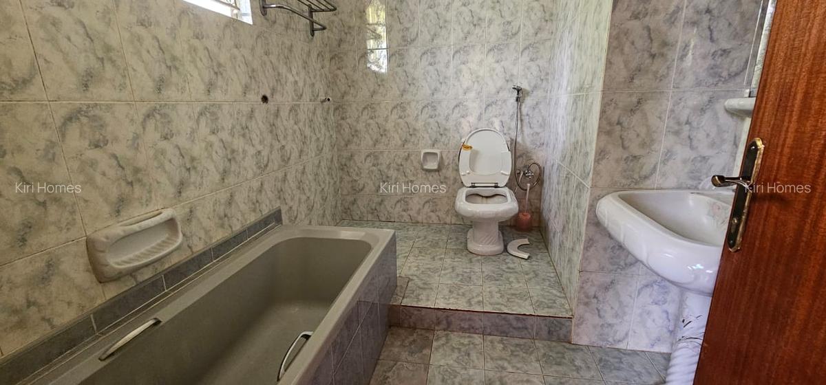 5 Bed Townhouse with En Suite in Karen - 11