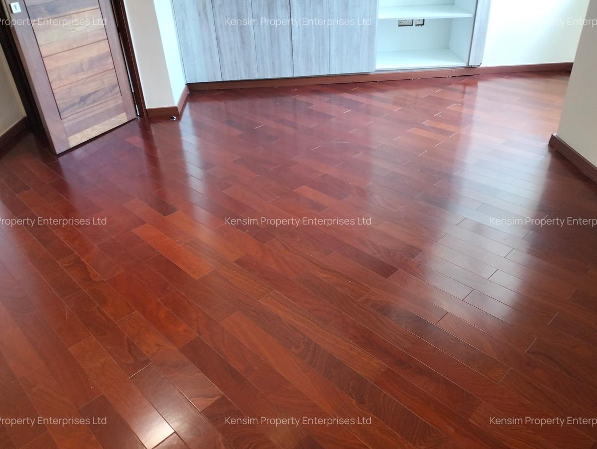 5 Bed Townhouse with En Suite in Lavington - 14