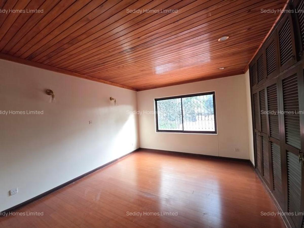 5 Bed House with En Suite in Muthaiga - 12