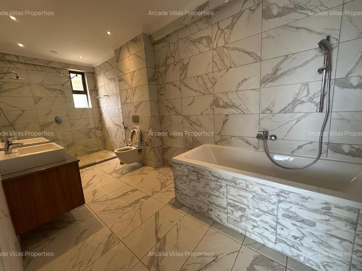 3 Bed Apartment with En Suite in Westlands Area - 10