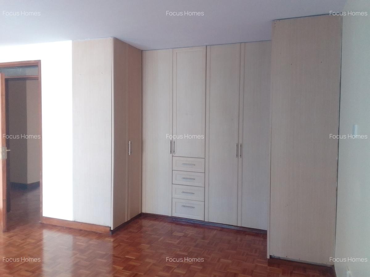 4 Bed Townhouse with En Suite in Lavington - 9