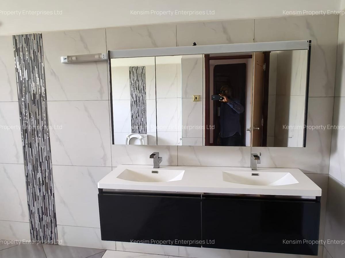 5 Bed Townhouse with En Suite in Runda - 19