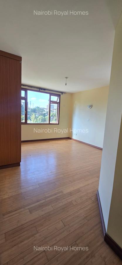 3 Bed Apartment with En Suite at Riverside - 18