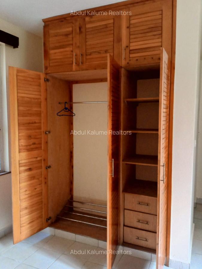 Serviced 2 Bed Apartment with En Suite at Mtwapa - 15