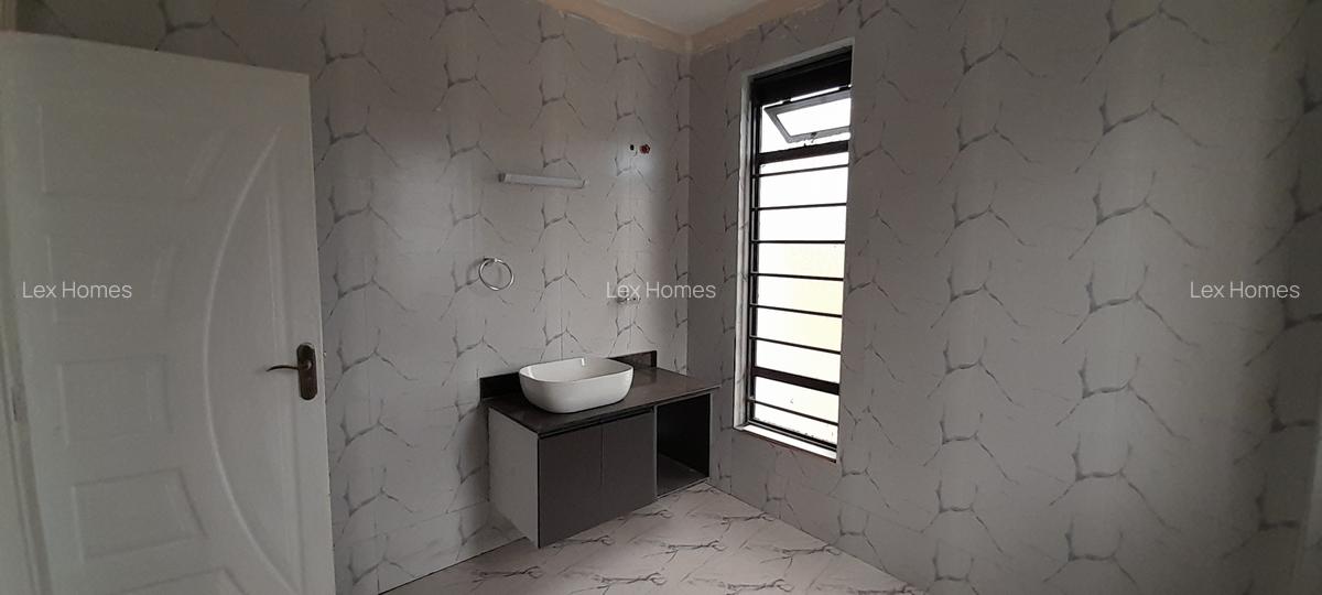 3 Bed House with En Suite at Rimpa - 18