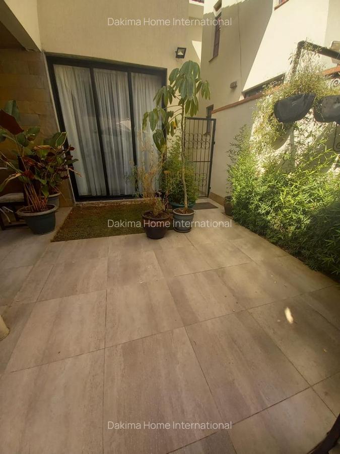 4 Bed Townhouse with En Suite in Spring Valley - 17