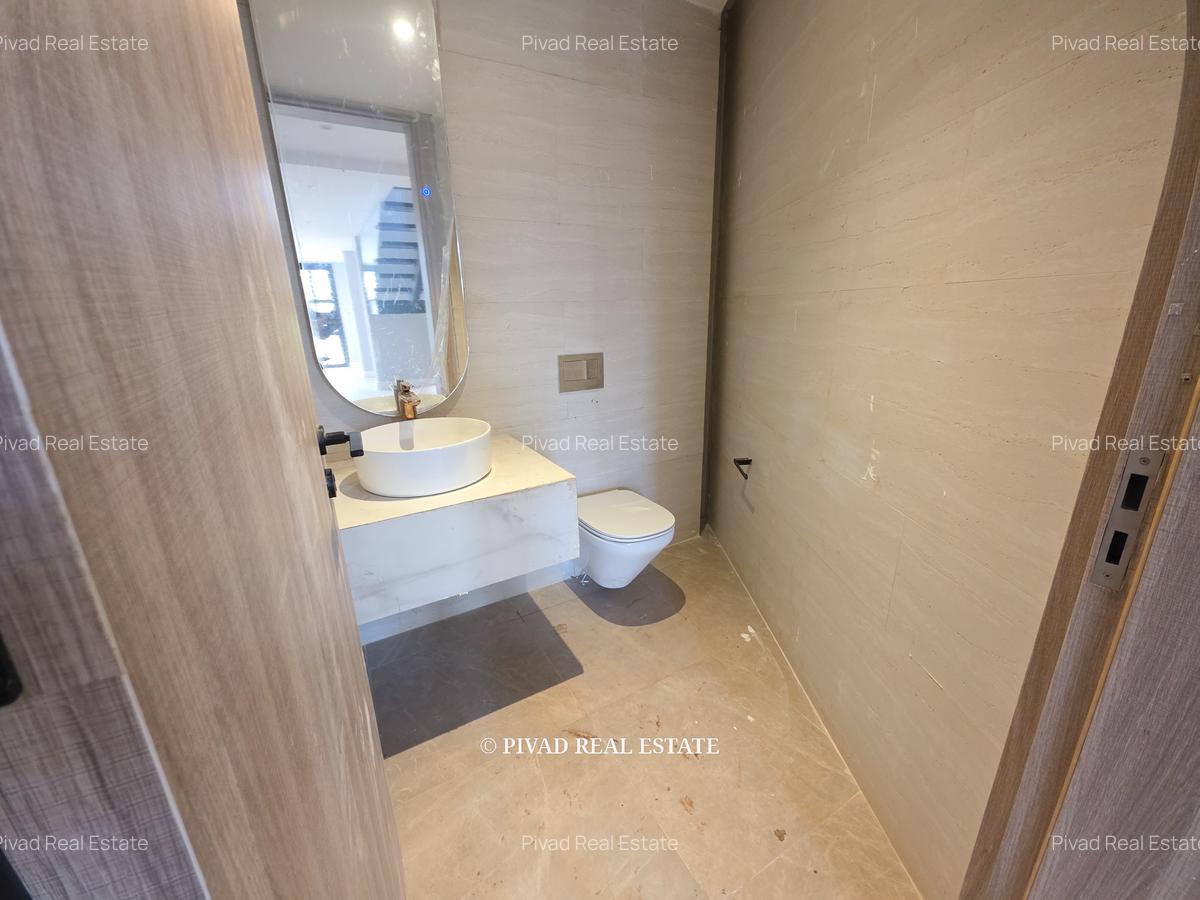 4 Bed Townhouse with Swimming Pool in Runda - 13