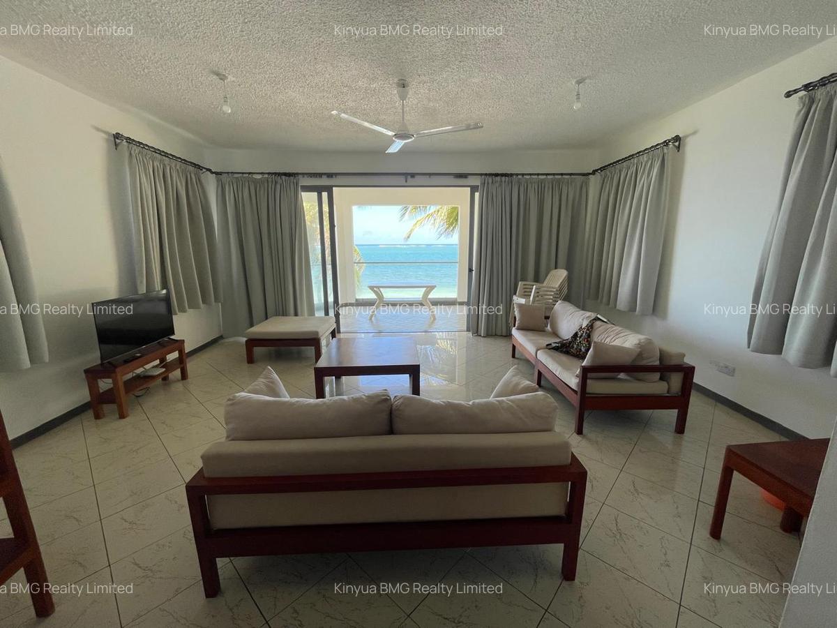 Serviced 3 Bed Apartment with En Suite in Nyali Area - 4
