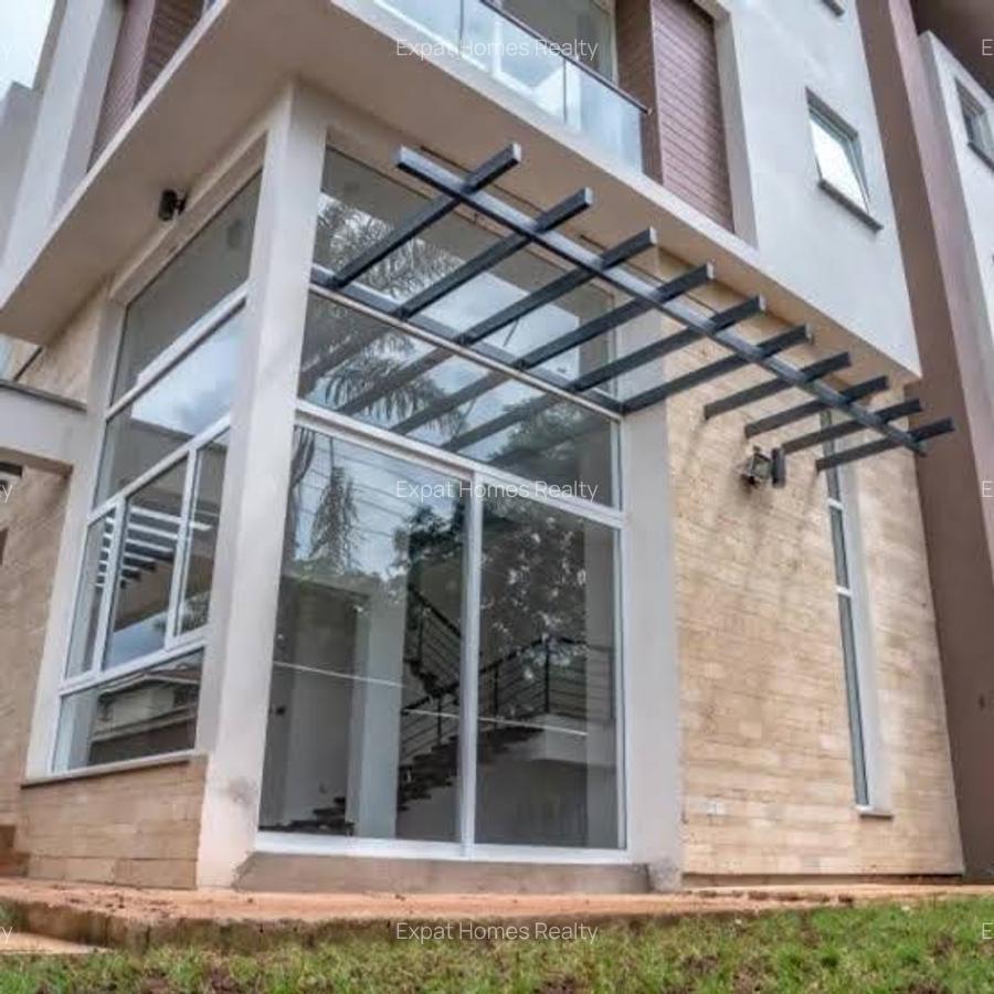 4 Bed Villa with En Suite in Lavington - 4