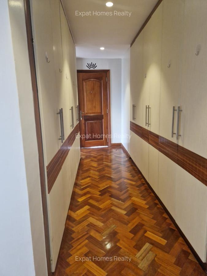 4 Bed Apartment with En Suite in Riverside - 11